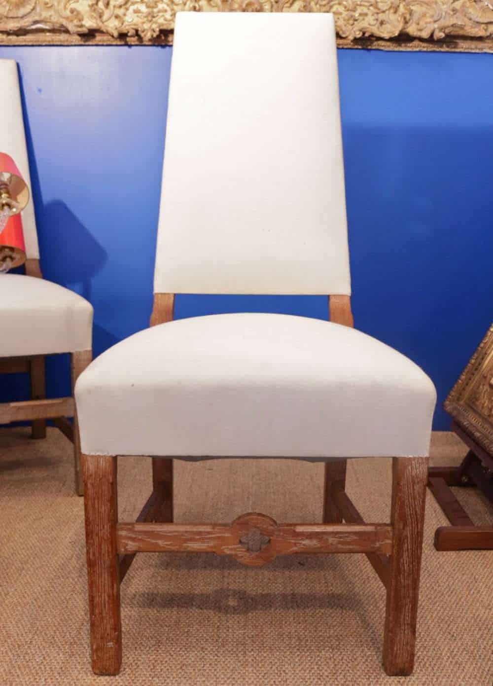 Série de 4 chaises en chêne cérusé, années 40, France, dans le goût d&#039;Adnet|