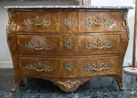 Commode Louis XV, estampillée P. ROUSSEL