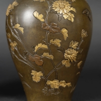 Paire de vases japonais en bronze
