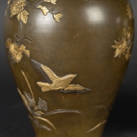 Paire de vases japonais en bronze