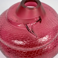 Vase &quot;Serpent&quot; cristal rouge de LALIQUE FRANCE