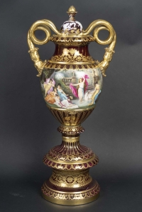 Grand Vase balustre Vienne à décor polychromes