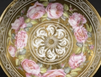 Tasse litron aux Roses XVIIIème, attribuée à Locré 1785