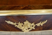 Bureau plat de style Louis XV