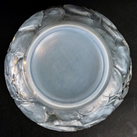 Vase &quot;Monnaie du Pape&quot; verre opalescent triple couche patiné gris de René LALIQUE