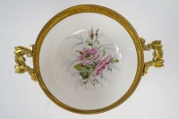 Une belle bonbonnière en porcelaine de Sèvres 1844