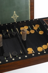 Table à jeux tric - trac de style Louis XVI.