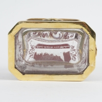 Coffret en cristal de Bohême, taillé à l&#039;effigie de châteaux allemands connus, serti en bronze à patine dorée, seconde moitié du XIXe siècle