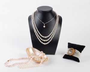 Ensemble de différents colliers, pendentif et bracelet en Perles blanches et roses|||||||||||||