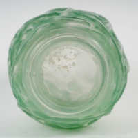 Vase &quot;Ronces&quot; verre blanc patiné vert de René LALIQUE