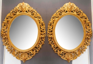 Paire de miroirs en bois sculpté et doré, XIXème siècle, Italie|||||||