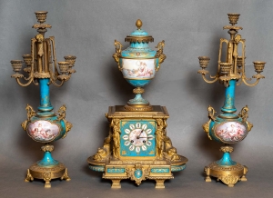 Garniture en porcelaine de Sèvres, XIXème siècle|||||||||||
