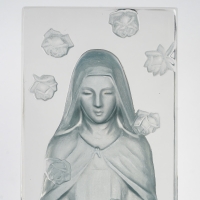 Statuette &quot;Sainte-Thérèse de l&#039;Enfant Jésus&quot; verre blanc patiné bleu de René LALIQUE