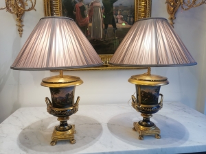 Paire lampes porcelaine Limoges - Sevres  Galerie de Santos marche puces biron dauphine art proantic antique antiquaire||||||