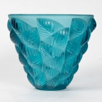 Vase &quot;Moissac&quot; verre bleu turquoise de René LALIQUE
