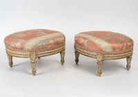 Paire de tabourets repose-pieds ovale en bois laqué d’époque Louis XVI vers 1780