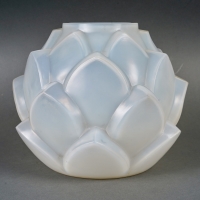 Vase « Armorique » verre opalescent de René LALIQUE