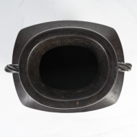 Original vase japonais en fonte de fer