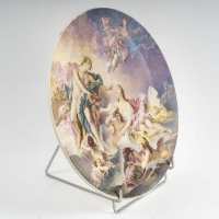 Important plat en porcelaine à décor mythologique, travail français de la seconde moitié du XIXe siècle.