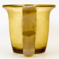 Vase &quot;Pierrefonds&quot; verre jaune ambré de René LALIQUE