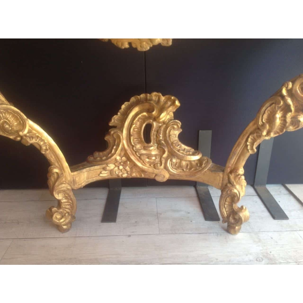 Console d’époque Louis XV en bois doré Console d’époque Louis XV en bois doré