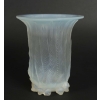 René Lalique Vase "Eucalyptus" opalescent ||||