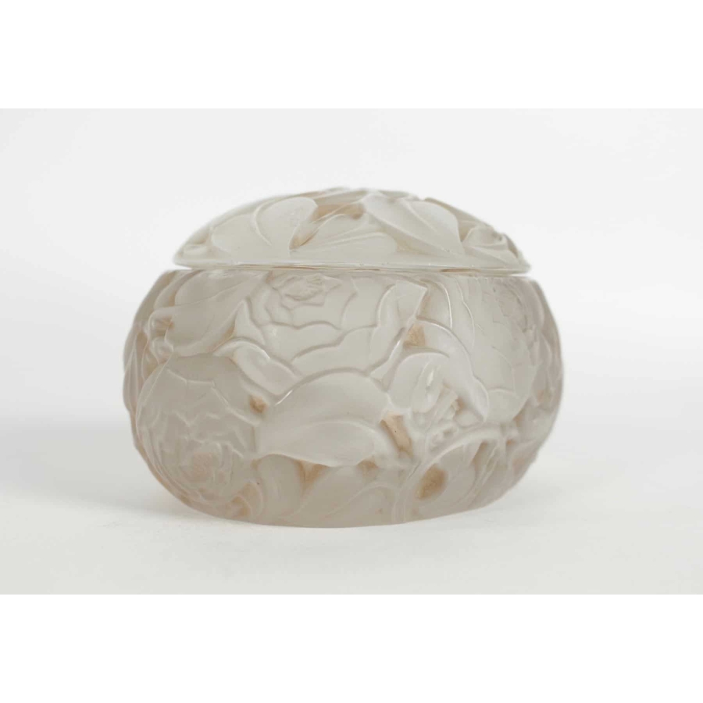 René Lalique (1860-1945) Boite "dinard" René Lalique (1860-1945) Boite "dinard"