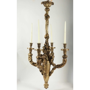 Lustre en bois sculpté et doré du XIXème siècle pour l'utilisation de l'éclairage à la bougie, 4 bras, 4 bougies. ||||||