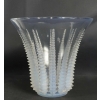 RENE LALIQUE (1860-1945) Vase "Font romeu" opalescent |||