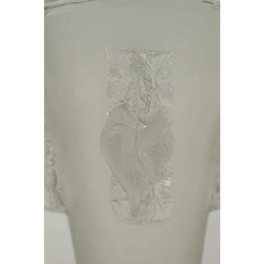 René LALIQUE (1860-1945) Saint-Émilion Vase René LALIQUE (1860-1945) Saint-Émilion Vase