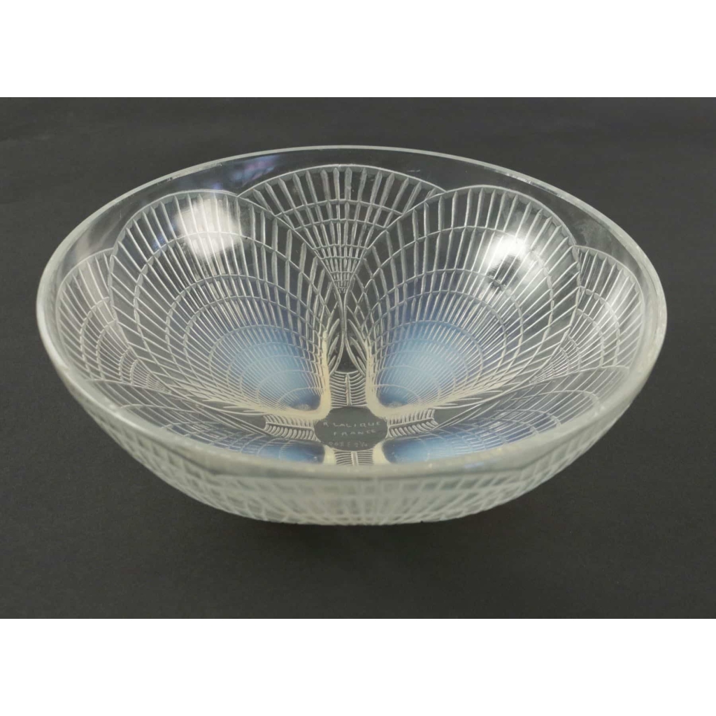 René LALIQUE (1860-1945 ) Coupe "Coquille n° 1" René LALIQUE (1860-1945 ) Coupe "Coquille n° 1"