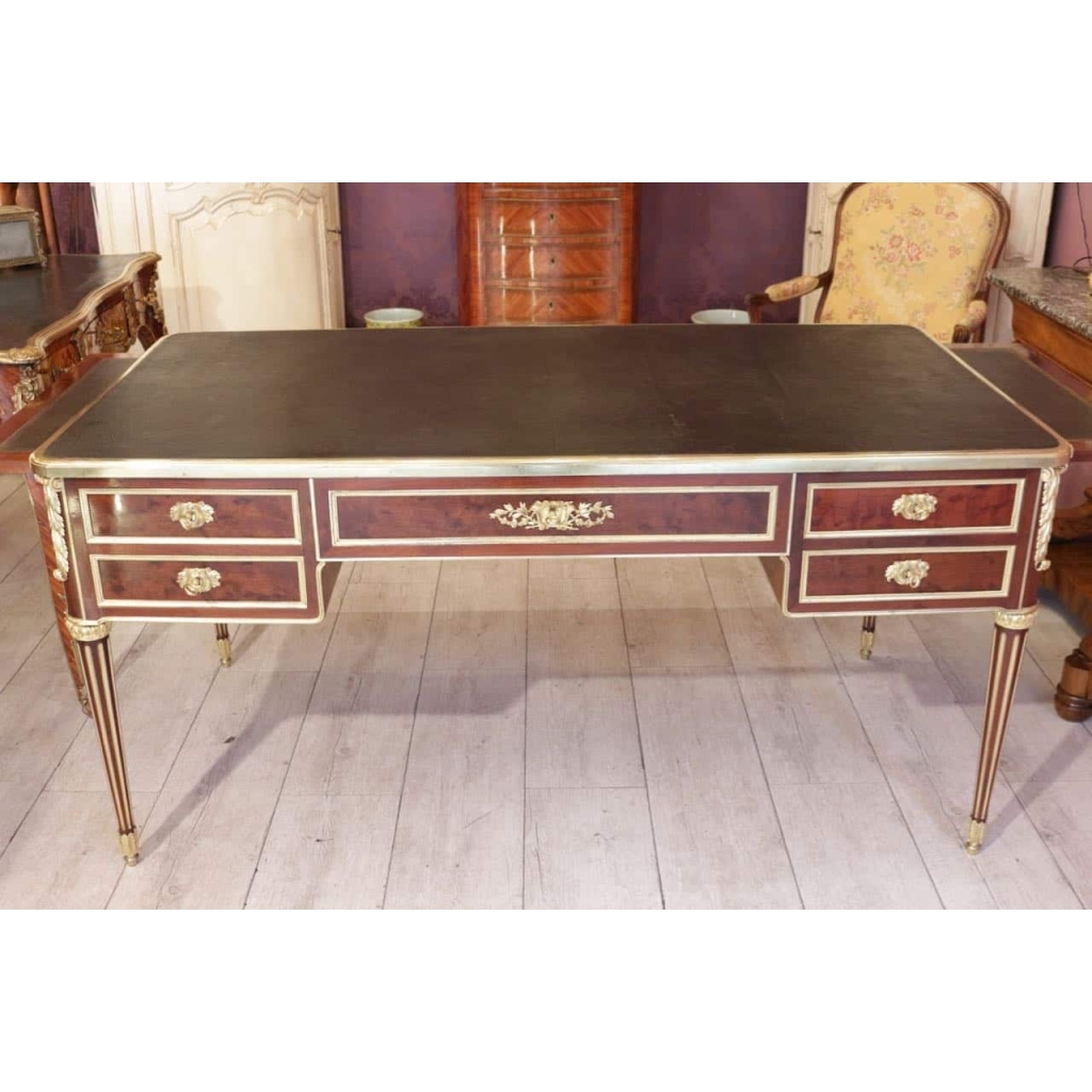 Bureau de style Louis XVI estampillé Durand Bureau de style Louis XVI estampillé Durand