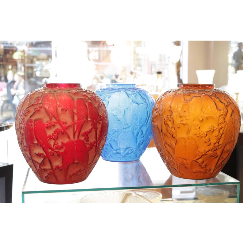 René Lalique ensemble de Vases "Perruches" couleur ||||