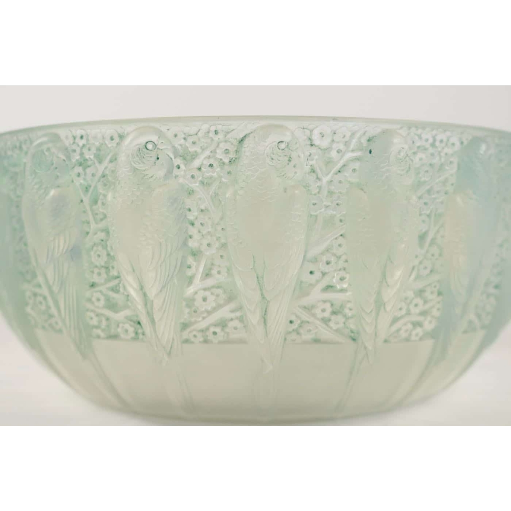 René Lalique Opalescente Coupe "Perruches" René Lalique Opalescente Coupe "Perruches"