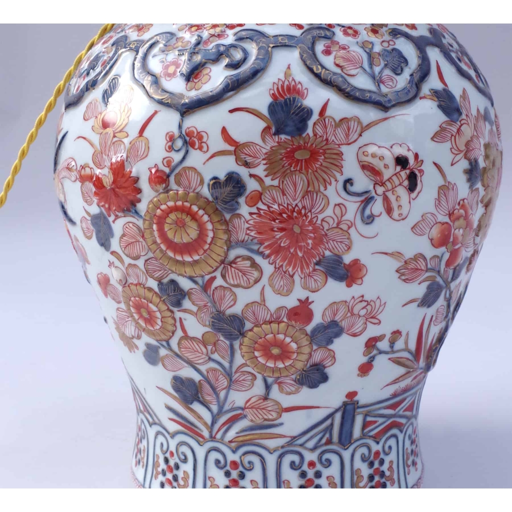 Grande potiche en porcelaine Imari montére en lampe, circa 1950 Grande potiche en porcelaine Imari montére en lampe, circa 1950