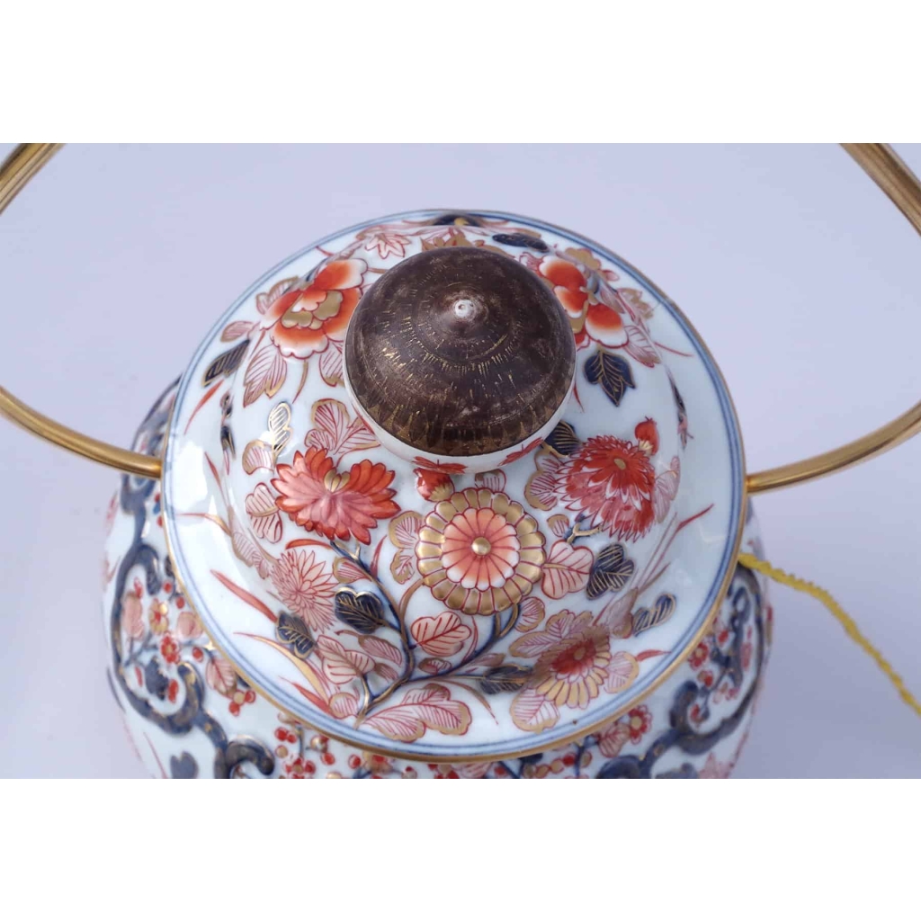 Grande potiche en porcelaine Imari montére en lampe, circa 1950 Grande potiche en porcelaine Imari montére en lampe, circa 1950