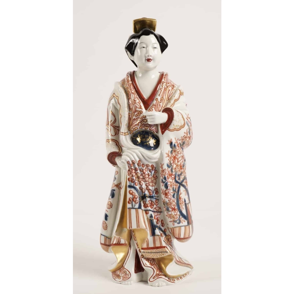 Bijin (beautés) en porcelaine et émaux imari |||||||||