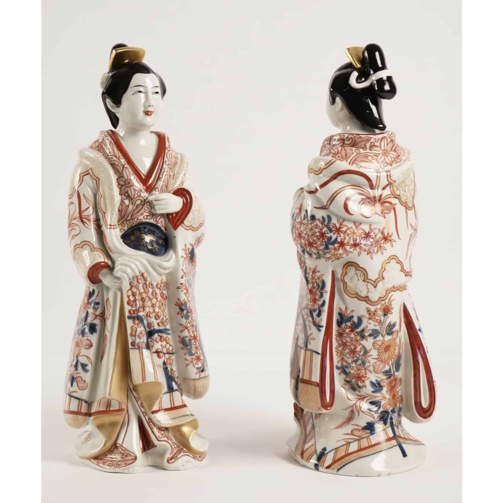 Bijin (beautés) en porcelaine et émaux imari Bijin (beautés) en porcelaine et émaux imari