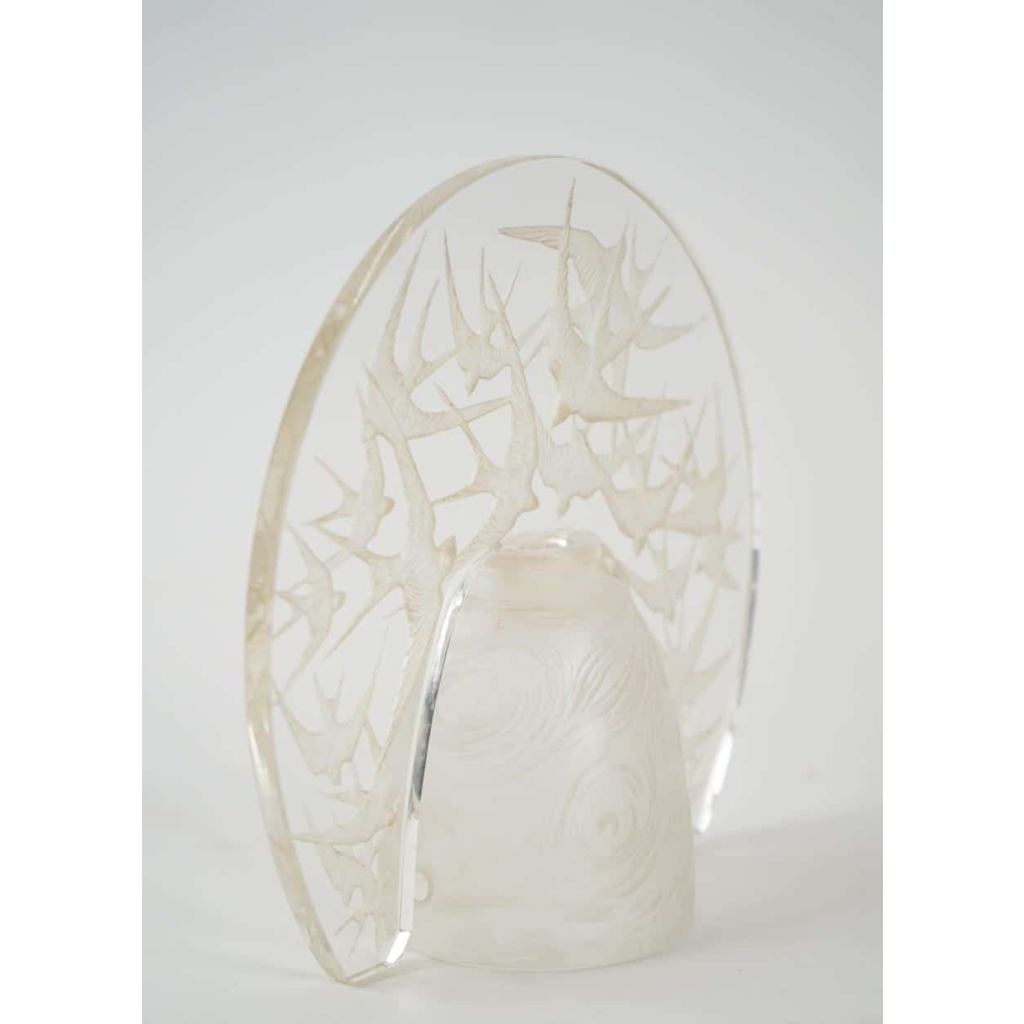 René Lalique "Hirondelles " Veilleuse René Lalique "Hirondelles " Veilleuse