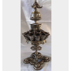 Porte cigares, boite d'allumettes et lampe à huile, en bronze argenté, à motifs égyptiens, monogrammé E.L. Réf: 299 ||||||||