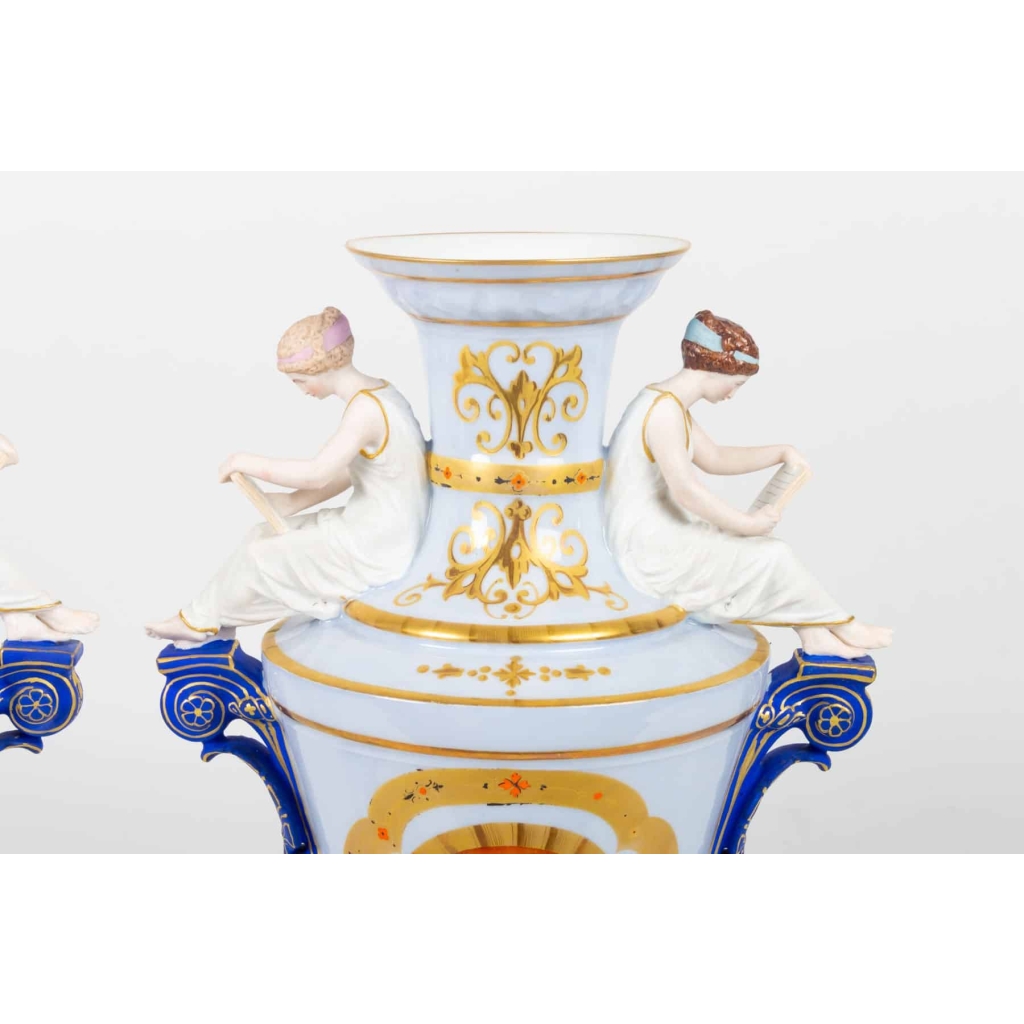 Paire de Vases d'après Boizot. Paris1860 Paire de Vases d'après Boizot. Paris1860