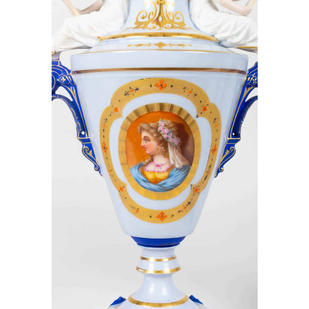 Paire de Vases d'après Boizot. Paris1860 Paire de Vases d'après Boizot. Paris1860