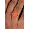 Bague en or 18 kt et corail représentant une fleur |||||