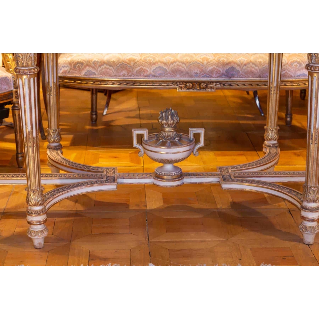 Table de style Louis XVI dessus de marbre rose fin 19e siècle Table de style Louis XVI dessus de marbre rose fin 19e siècle