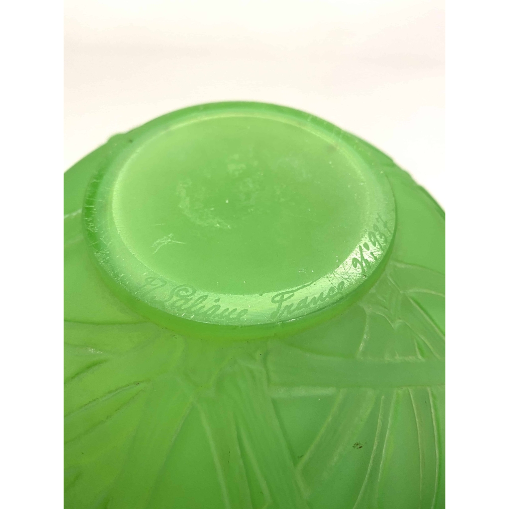 Vase "Druide" Verre Vert Jade Triple Couche de René LALIQUE Vase "Druide" Verre Vert Jade Triple Couche de René LALIQUE