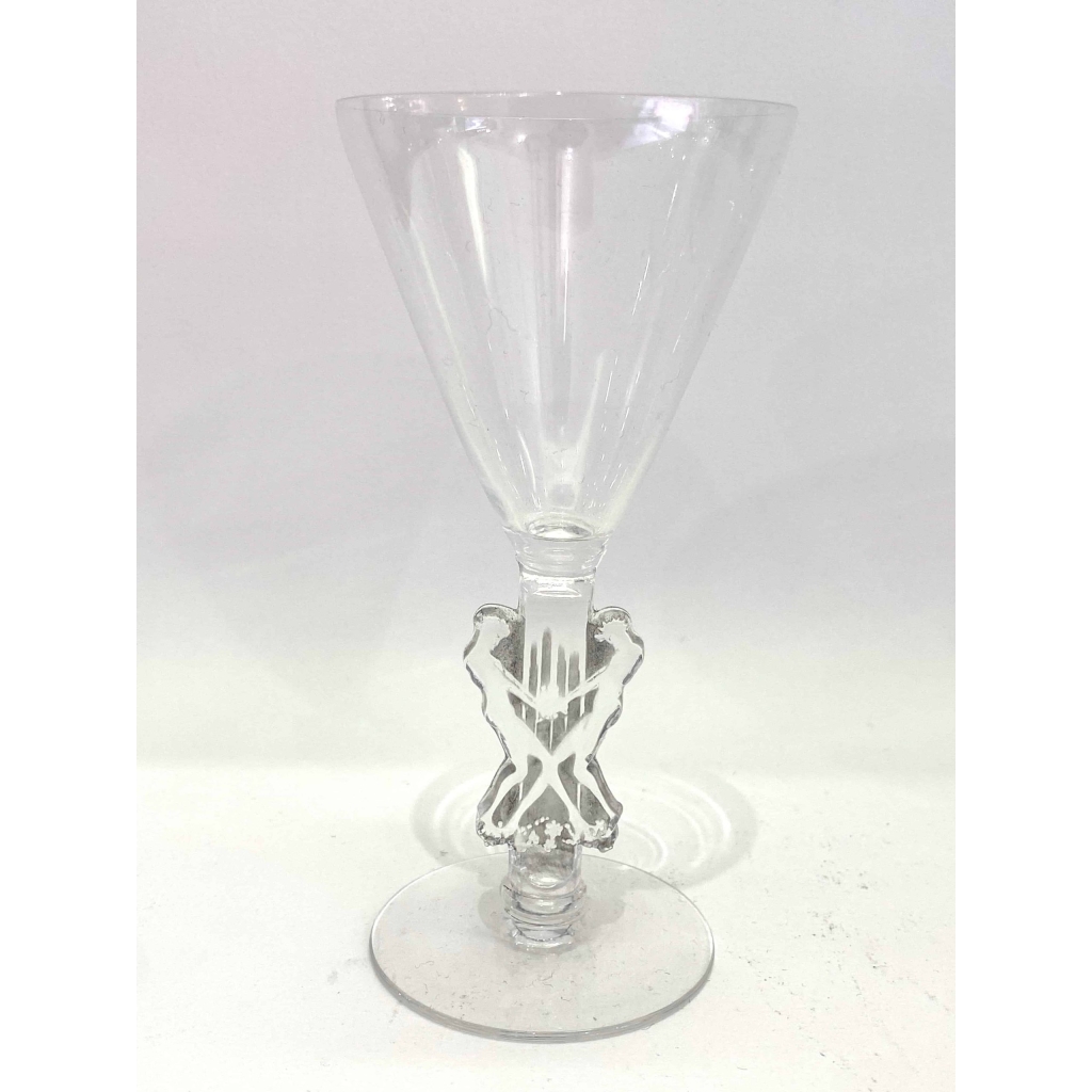 Service "Strasbourg" verre blanc patiné gris de René LALIQUE - 18 pièces Service "Strasbourg" verre blanc patiné gris de René LALIQUE - 18 pièces