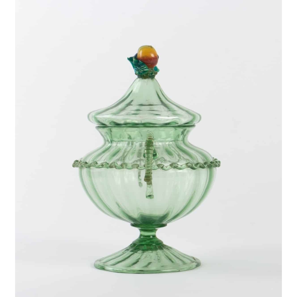 Coupe couverte verte Venise :Barovier. période 1900 Coupe couverte verte Venise :Barovier. période 1900