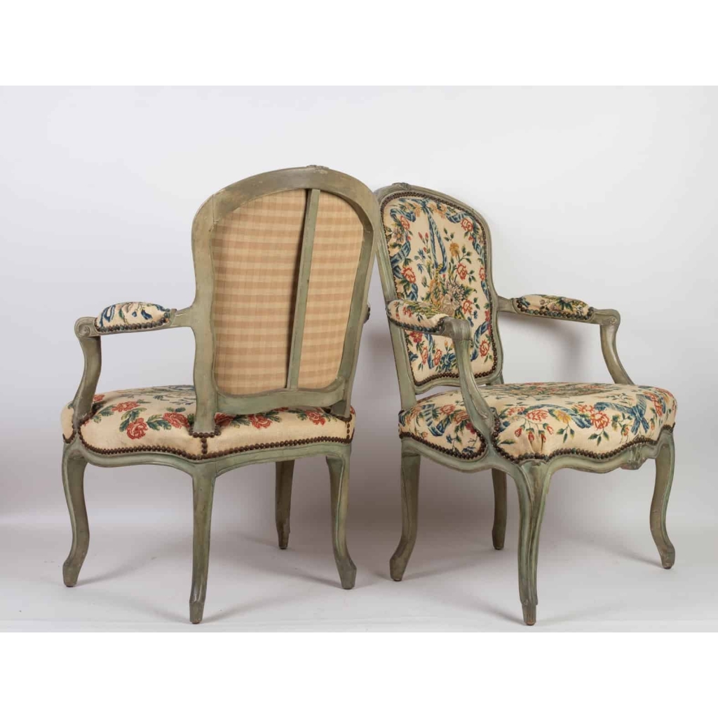 Paire de fauteuils d'époque Louis XV (1724 - 1754). Paire de fauteuils d'époque Louis XV (1724 - 1754).