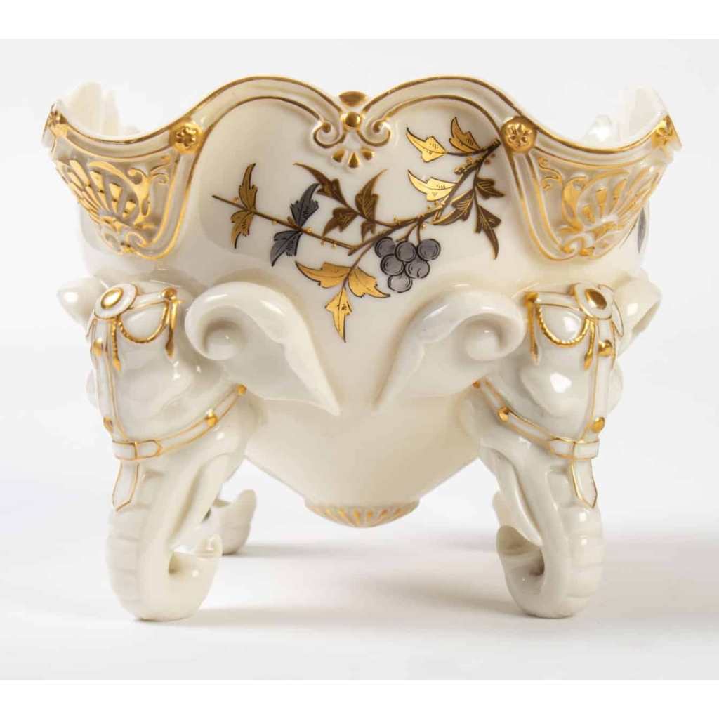 1 Ensemble : Centre de table aux Éléphants Royal Worcester, XIXème 1 Ensemble : Centre de table aux Éléphants Royal Worcester, XIXème