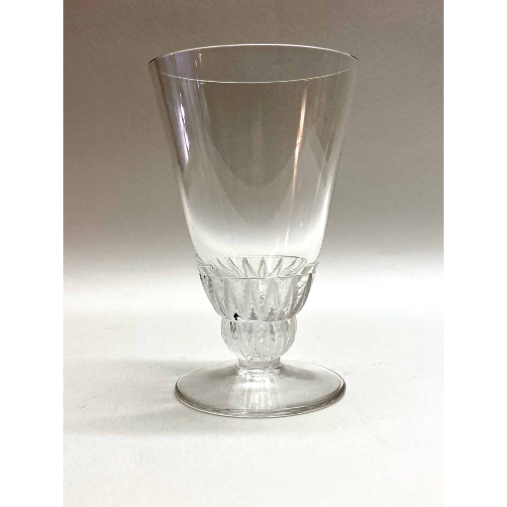 Suite de 12 Verres "Champigny" verre blanc de René LALIQUE Suite de 12 Verres "Champigny" verre blanc de René LALIQUE